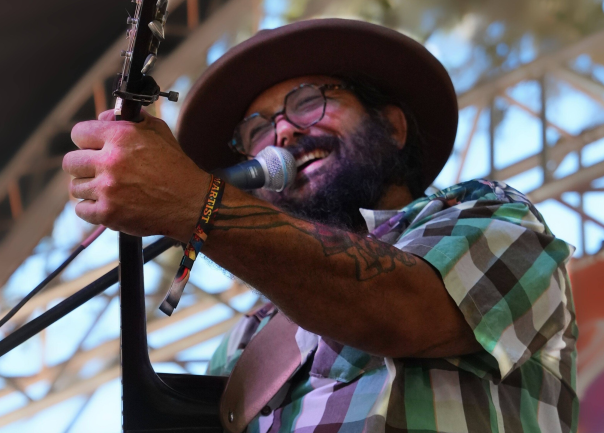 Todd Sargent performing Live
