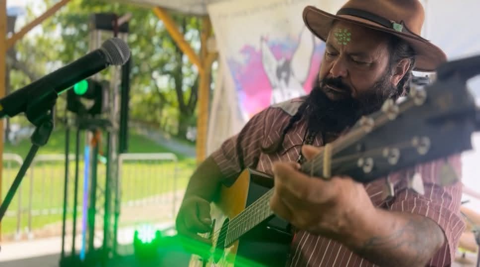 Todd Sargent performing Live